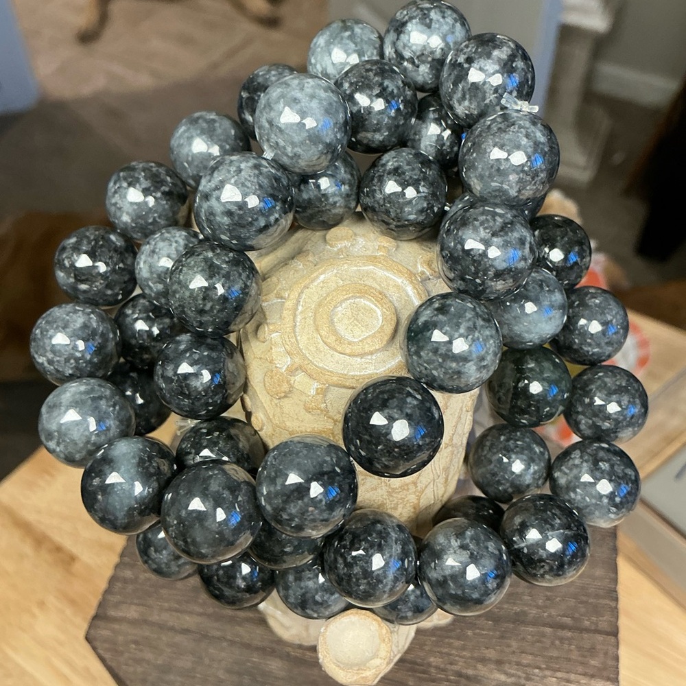 Wuji Jade 13mm *price is for one🌈 - Picture 2 of 3